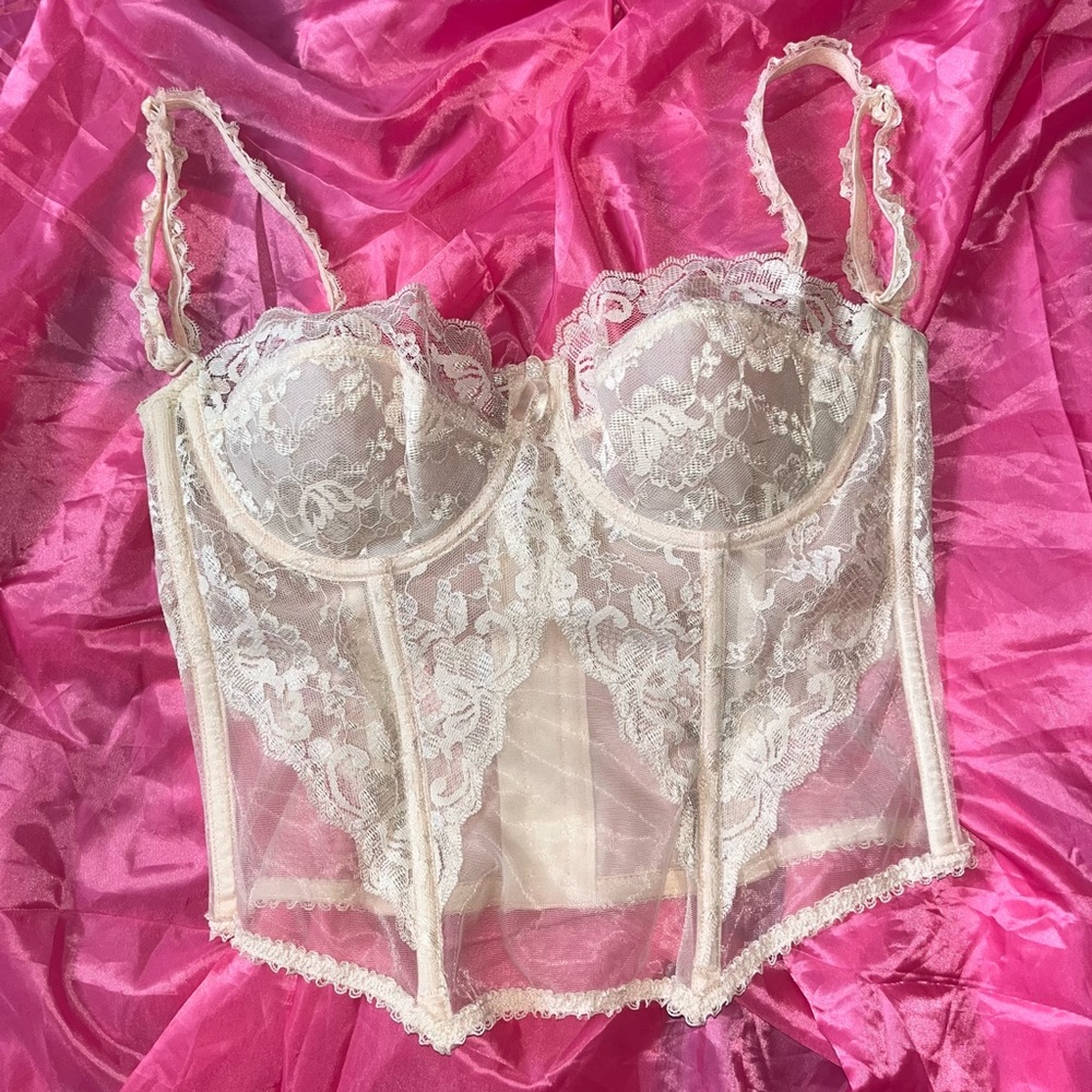 ✨ SOLD ✨VINTAGE Pink + Cream Lace Lady Marlene Bustier - 34C
